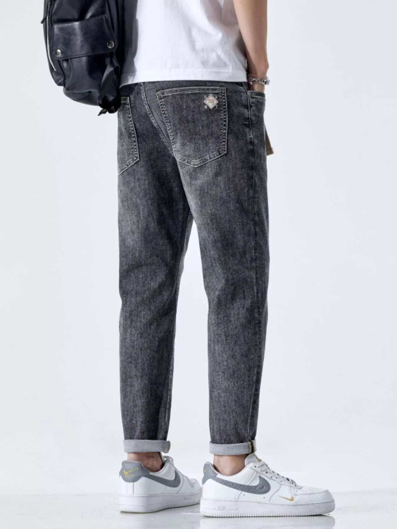 Men's Straight Leg Washed Jeans